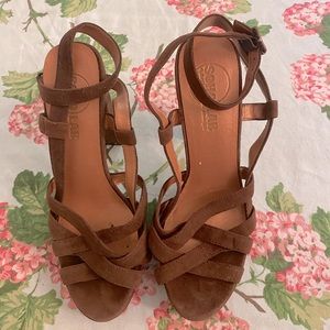 Soho Lab Brown faux suede platforms